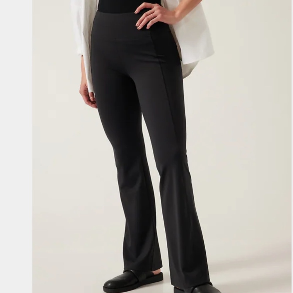 Athleta Delancey Flare Pant - Large - New with Tags